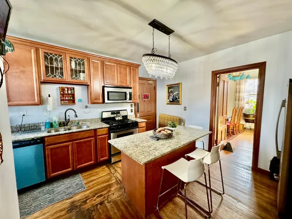 $4,900 | 1464 West Minnehaha Avenue, St. Paul, MN 55104