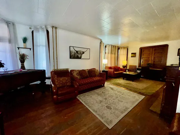 $4,900 | 1464 West Minnehaha Avenue, St. Paul, MN 55104