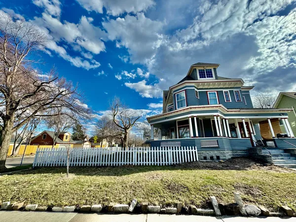 $4,900 | 1464 West Minnehaha Avenue, St. Paul, MN 55104