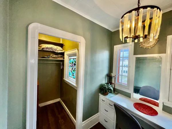 $4,900 | 1464 West Minnehaha Avenue, St. Paul, MN 55104
