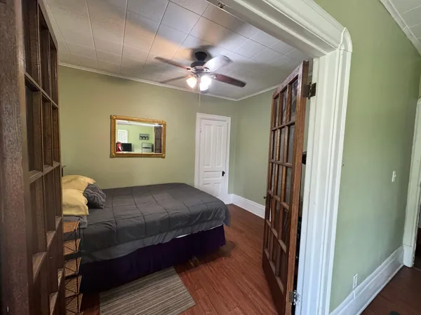 $4,900 | 1464 West Minnehaha Avenue, St. Paul, MN 55104