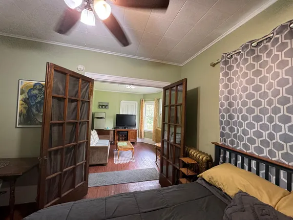 $4,900 | 1464 West Minnehaha Avenue, St. Paul, MN 55104