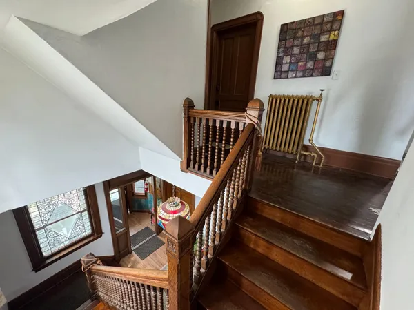 $4,900 | 1464 West Minnehaha Avenue, St. Paul, MN 55104