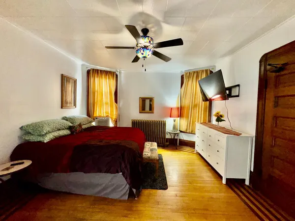 $4,900 | 1464 West Minnehaha Avenue, St. Paul, MN 55104