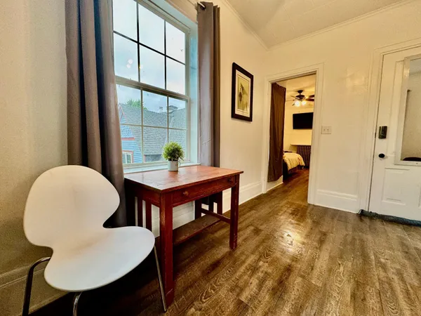 $4,900 | 1464 West Minnehaha Avenue, St. Paul, MN 55104