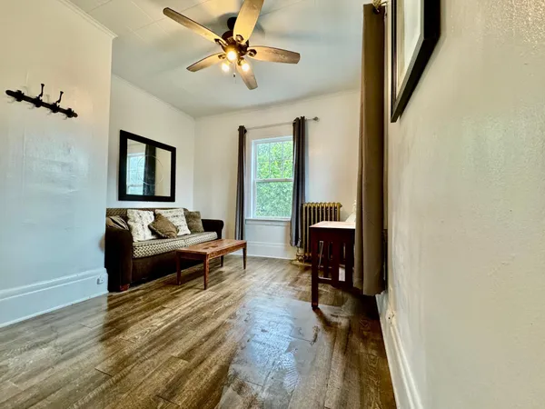 $4,900 | 1464 West Minnehaha Avenue, St. Paul, MN 55104