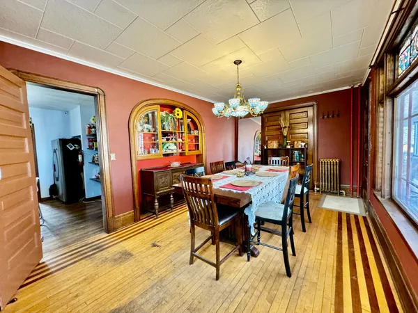 $4,900 | 1464 West Minnehaha Avenue, St. Paul, MN 55104