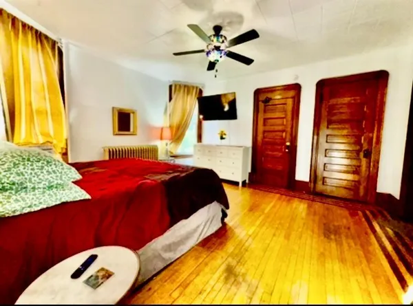 $4,900 | 1464 West Minnehaha Avenue, St. Paul, MN 55104