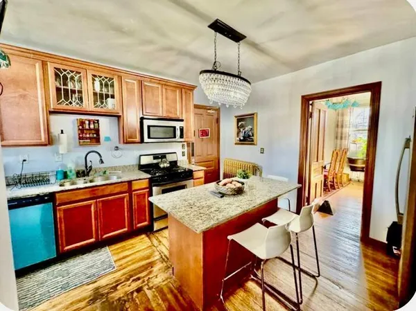 $4,900 | 1464 West Minnehaha Avenue, St. Paul, MN 55104