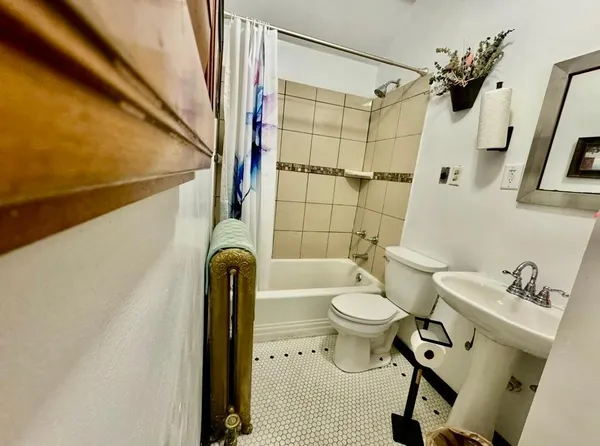 $4,900 | 1464 West Minnehaha Avenue, St. Paul, MN 55104