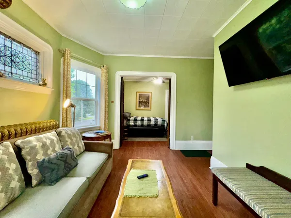 $4,900 | 1464 West Minnehaha Avenue, St. Paul, MN 55104