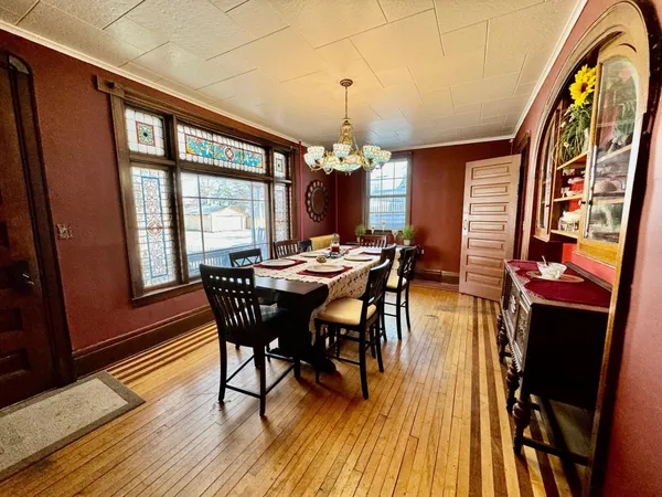 $4,900 | 1464 West Minnehaha Avenue, St. Paul, MN 55104
