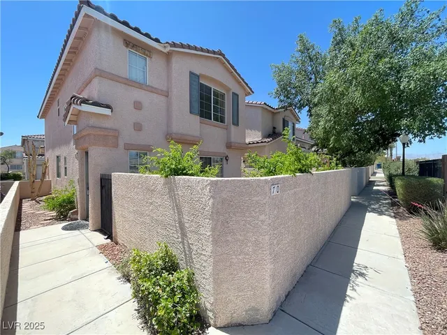 $1,899 | 70 Belle La Blanc Avenue, Las Vegas, NV 89123