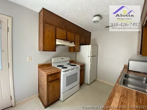 $915 | 1966 Glenwick Drive, Fayetteville, NC 28304