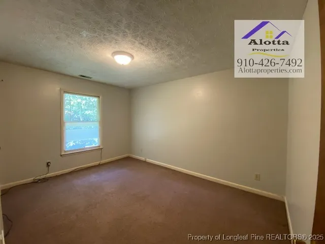 $915 | 1966 Glenwick Drive, Fayetteville, NC 28304