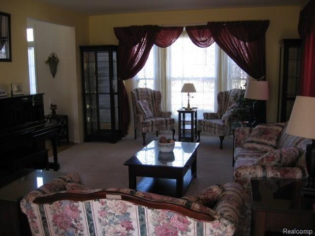 6522 Kennesaw Road Canton, MI 48187 - Photo 9 of 14 LIVING ROOM