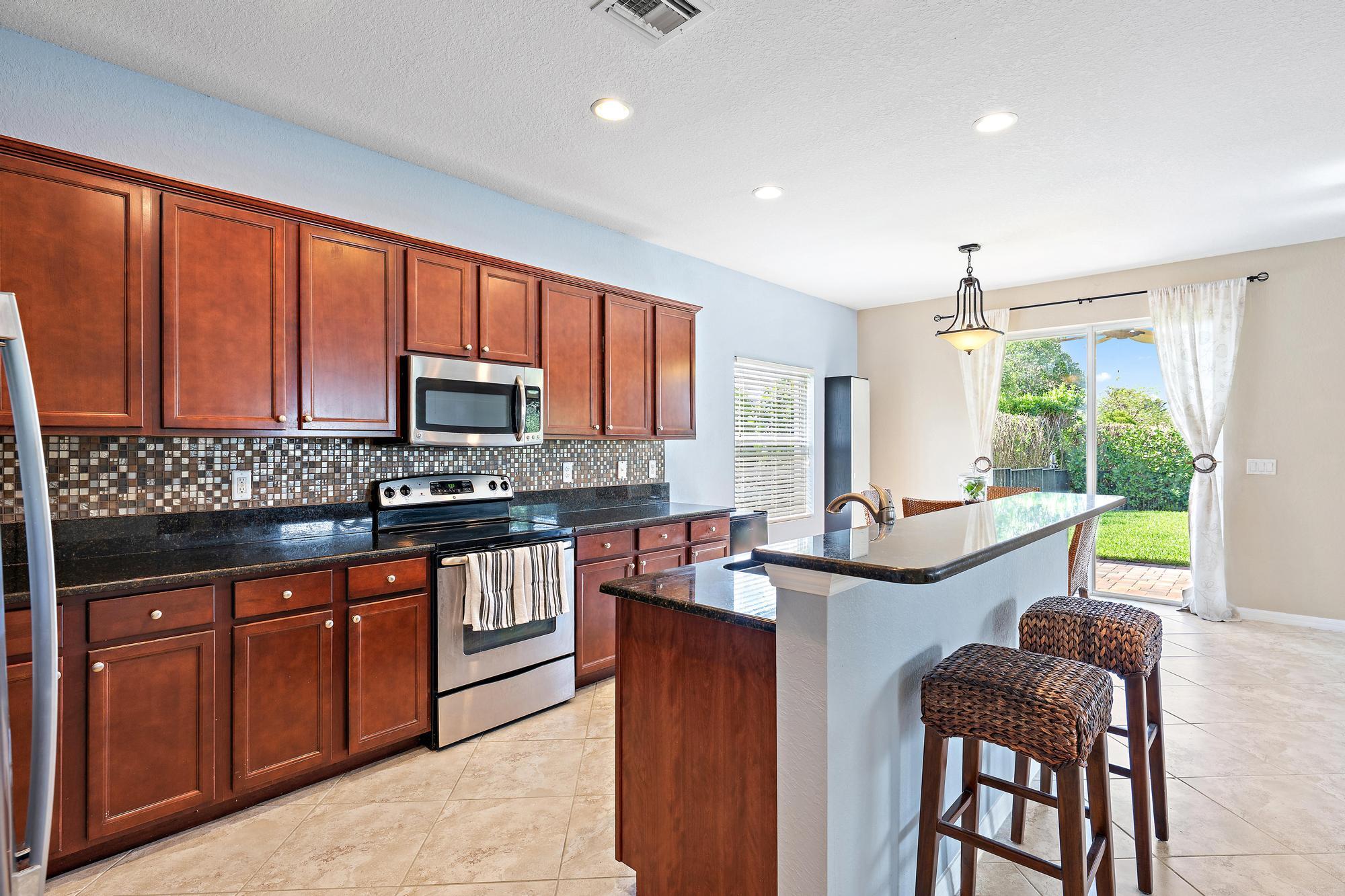 196 Behring Way Jupiter, FL 33458 - Photo 4 of 75 Kitchen