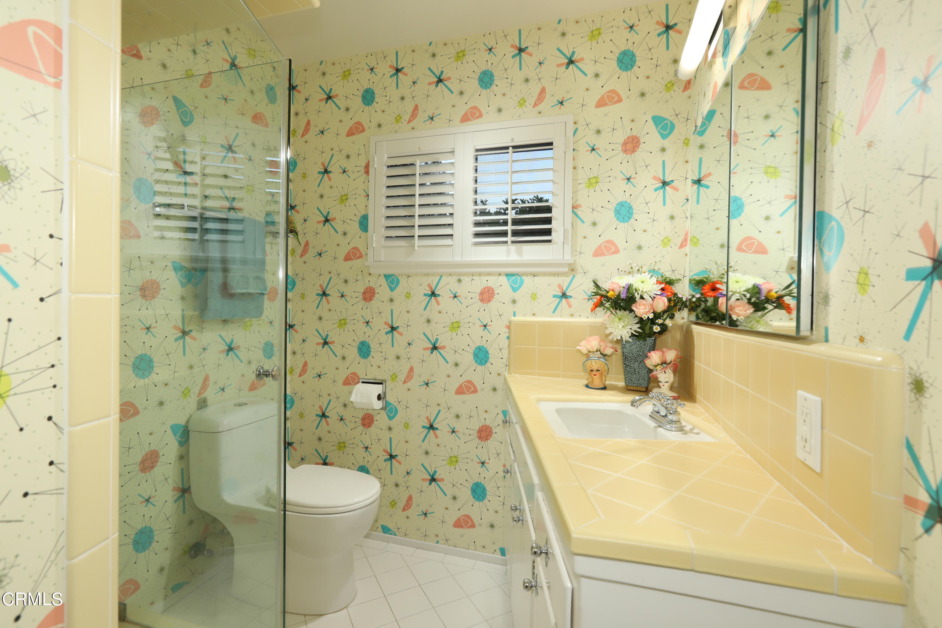 1950 Canyon Close Road Pasadena, CA 91107 - Photo 17 of 48 17 Hall Bathroom