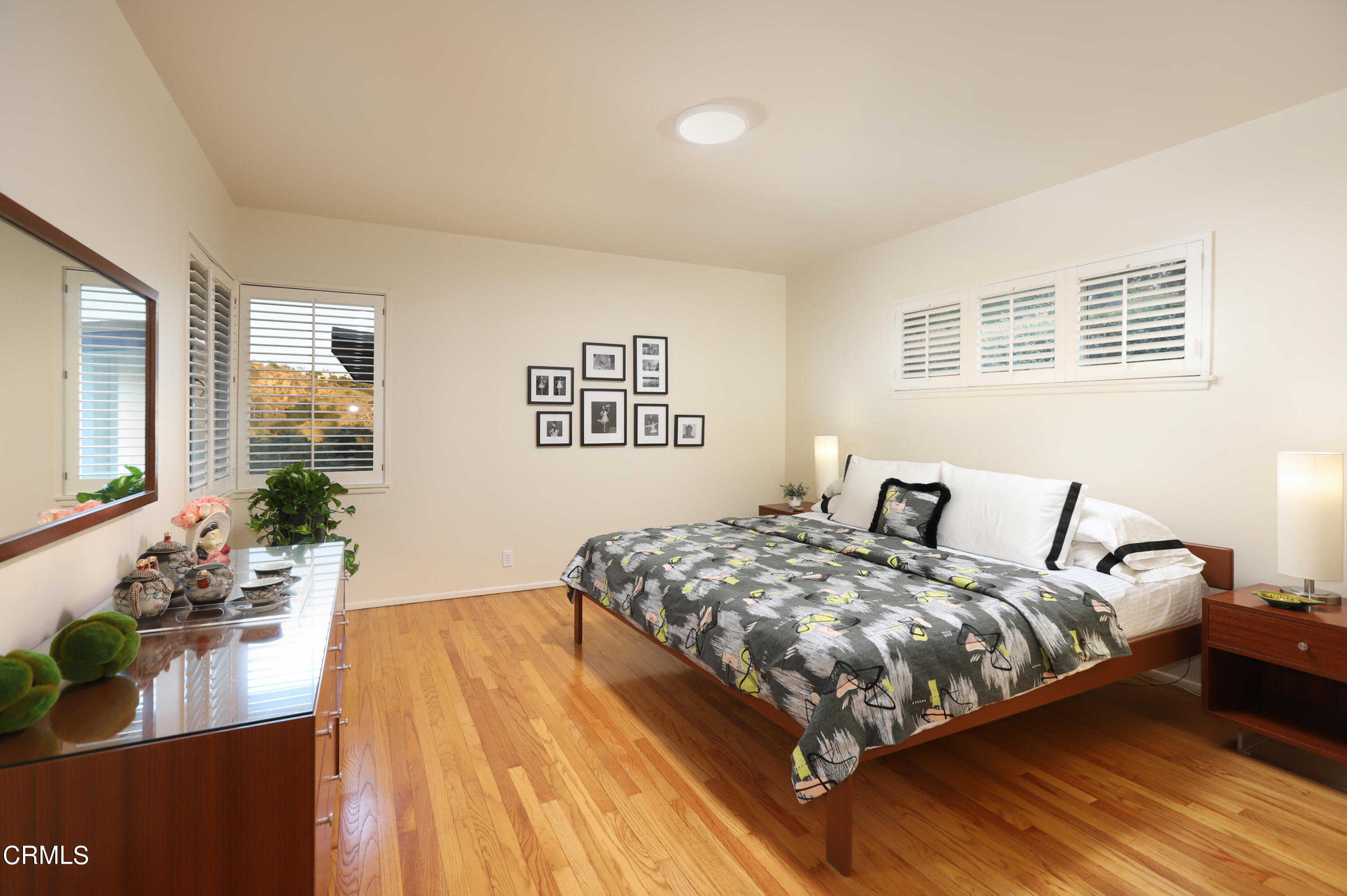 1950 Canyon Close Road Pasadena, CA 91107 - Photo 19 of 48 19 Primary Bedroom