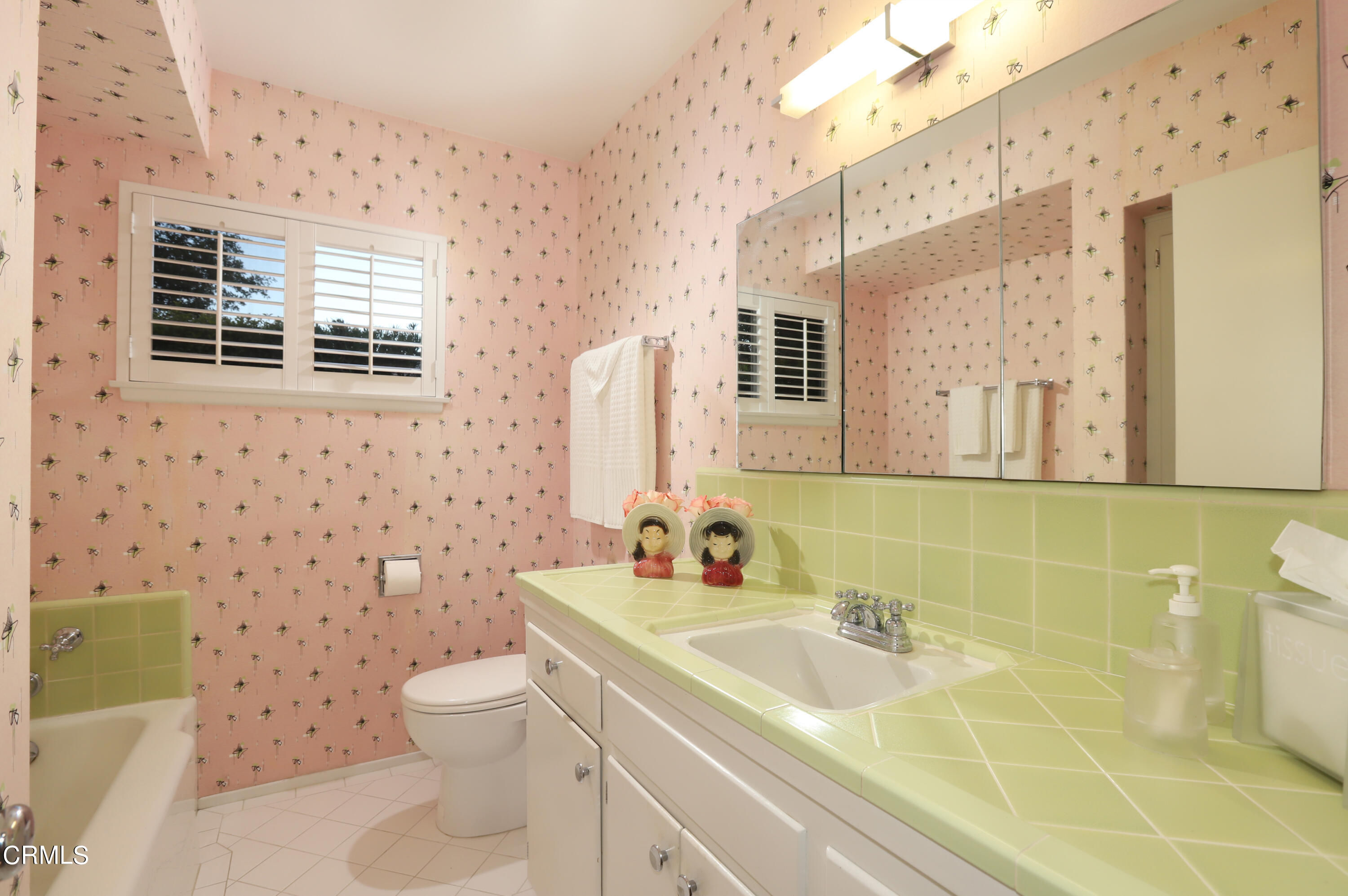 1950 Canyon Close Road Pasadena, CA 91107 - Photo 20 of 48 20 Primary Bathroom