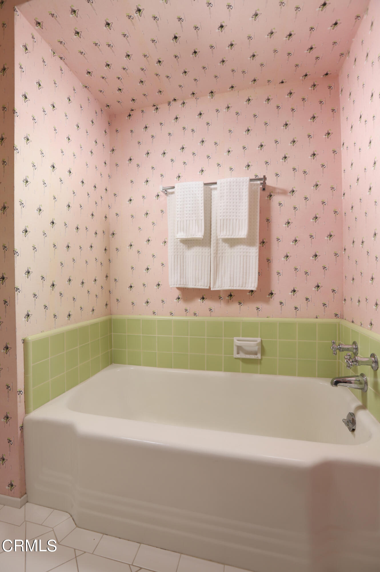 1950 Canyon Close Road Pasadena, CA 91107 - Photo 21 of 48 a bathroom with a bathtub and a shower