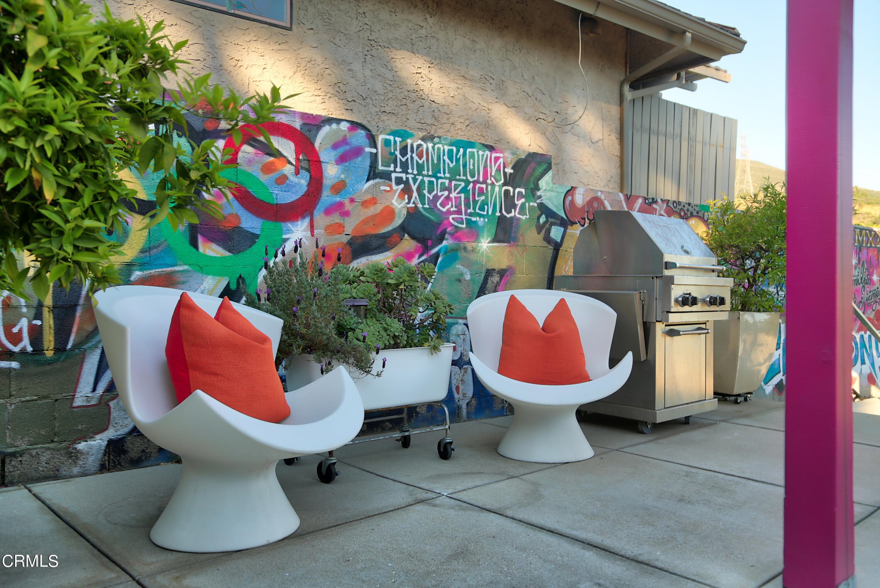 1950 Canyon Close Road Pasadena, CA 91107 - Photo 34 of 48 a view of a interior in a house