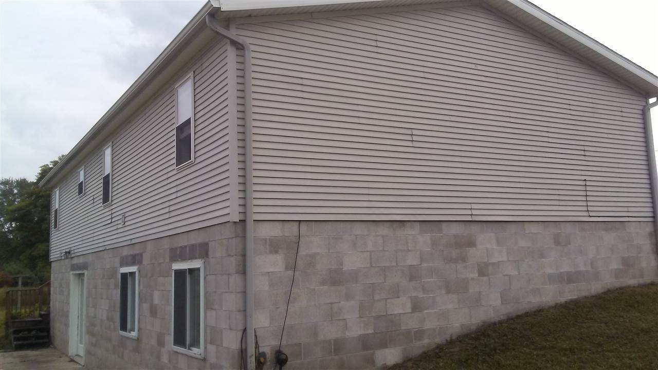 937 Southwest County Line Road Sumner, MI 48889 - Photo 6 of 27 1865945-5.JPG