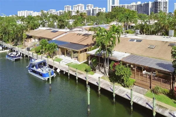 $4,000 | 2619 Parkview Drive South, Hallandale Beach, FL 33009