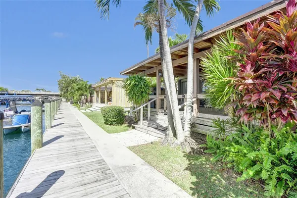$4,000 | 2619 Parkview Drive South, Hallandale Beach, FL 33009