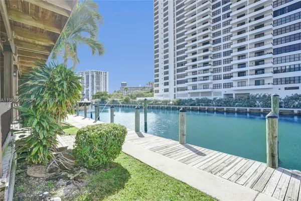 $4,000 | 2619 Parkview Drive South, Hallandale Beach, FL 33009