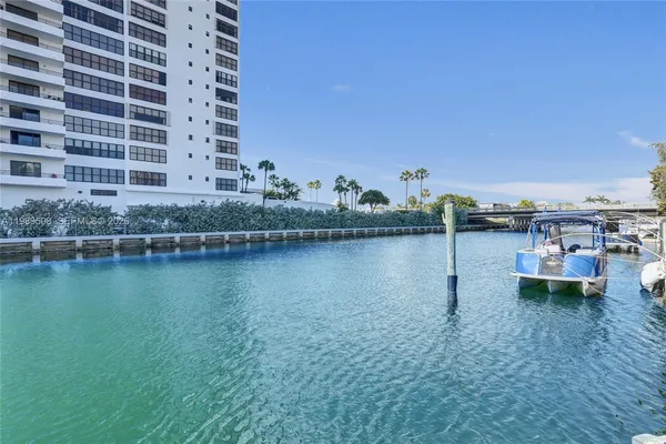$4,000 | 2619 Parkview Drive South, Hallandale Beach, FL 33009