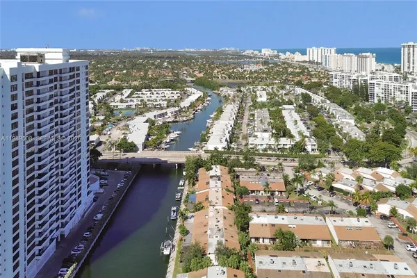 $4,000 | 2619 Parkview Drive South, Hallandale Beach, FL 33009