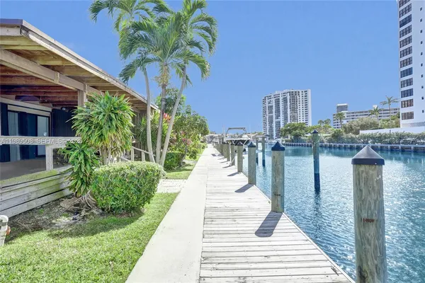 $4,000 | 2619 Parkview Drive South, Hallandale Beach, FL 33009