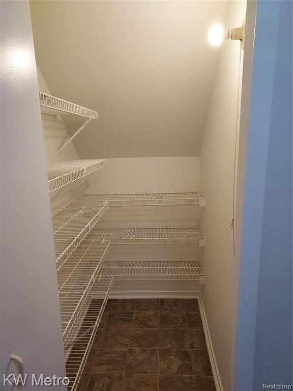 6705 Ridgefield Circle, Unit 102 West Bloomfield, MI 48322 - Photo 7 of 17