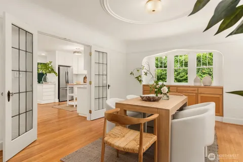 $1,098,000 | 14864 Sivertson Road Northeast, Bainbridge Island, WA 98110