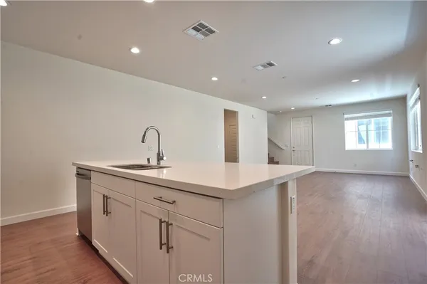 $3,000 | 139 Grove Court, Perris, CA 92571