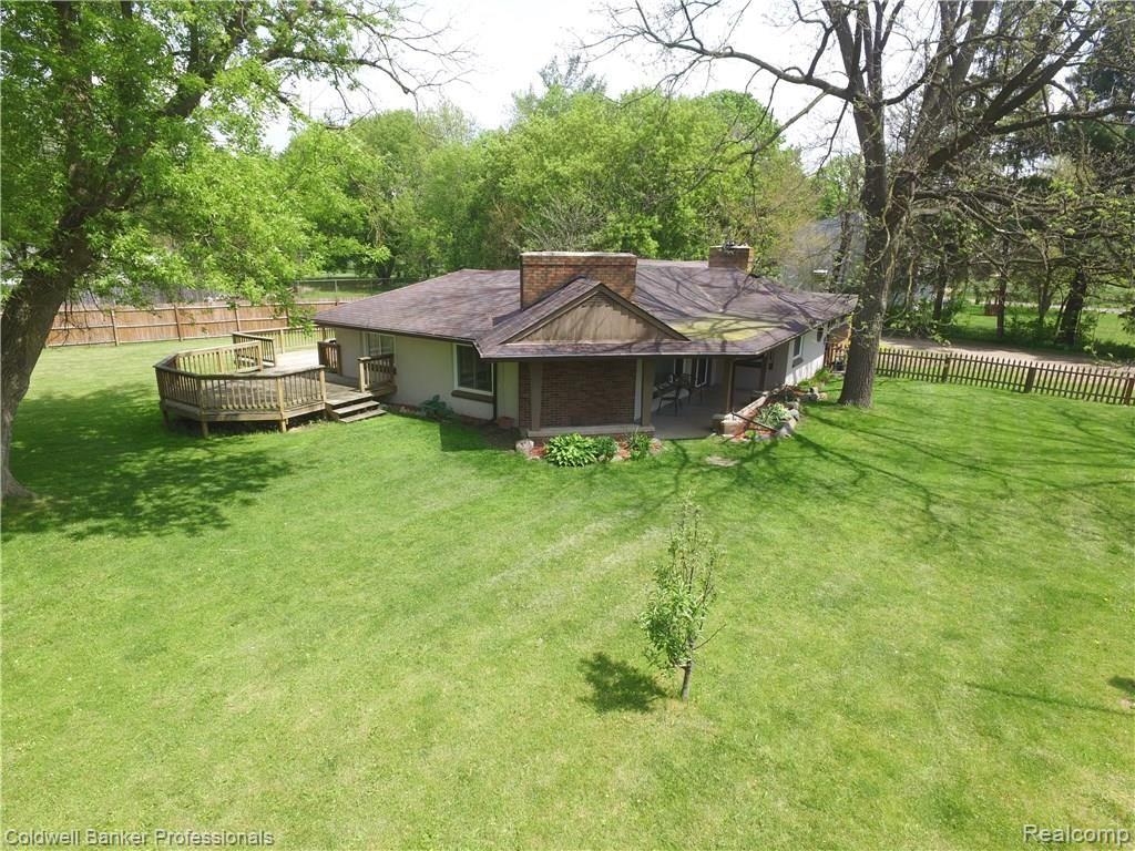 6105 Richfield Road Flint, MI 48506 - Photo 23 of 29 DJI_0076.JPG