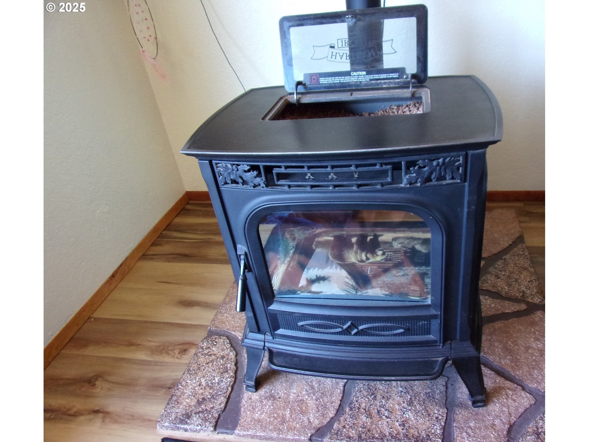375 Jordan Creek Road Riddle, OR 97469 - Photo 18 of 35 a close view of fireplace