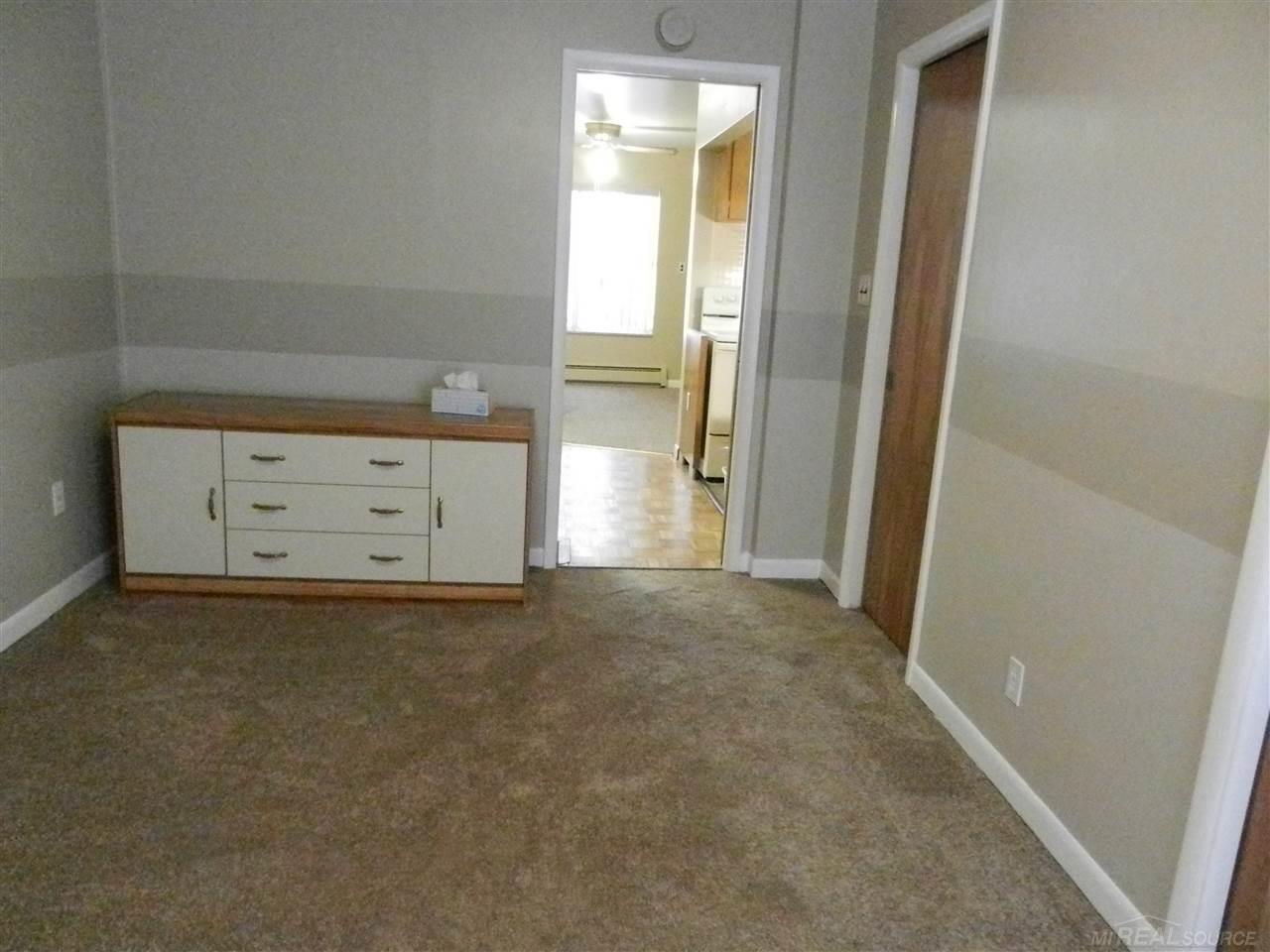 24301 Kelly Road, Unit 104 Eastpointe, MI 48021 - Photo 27 of 28