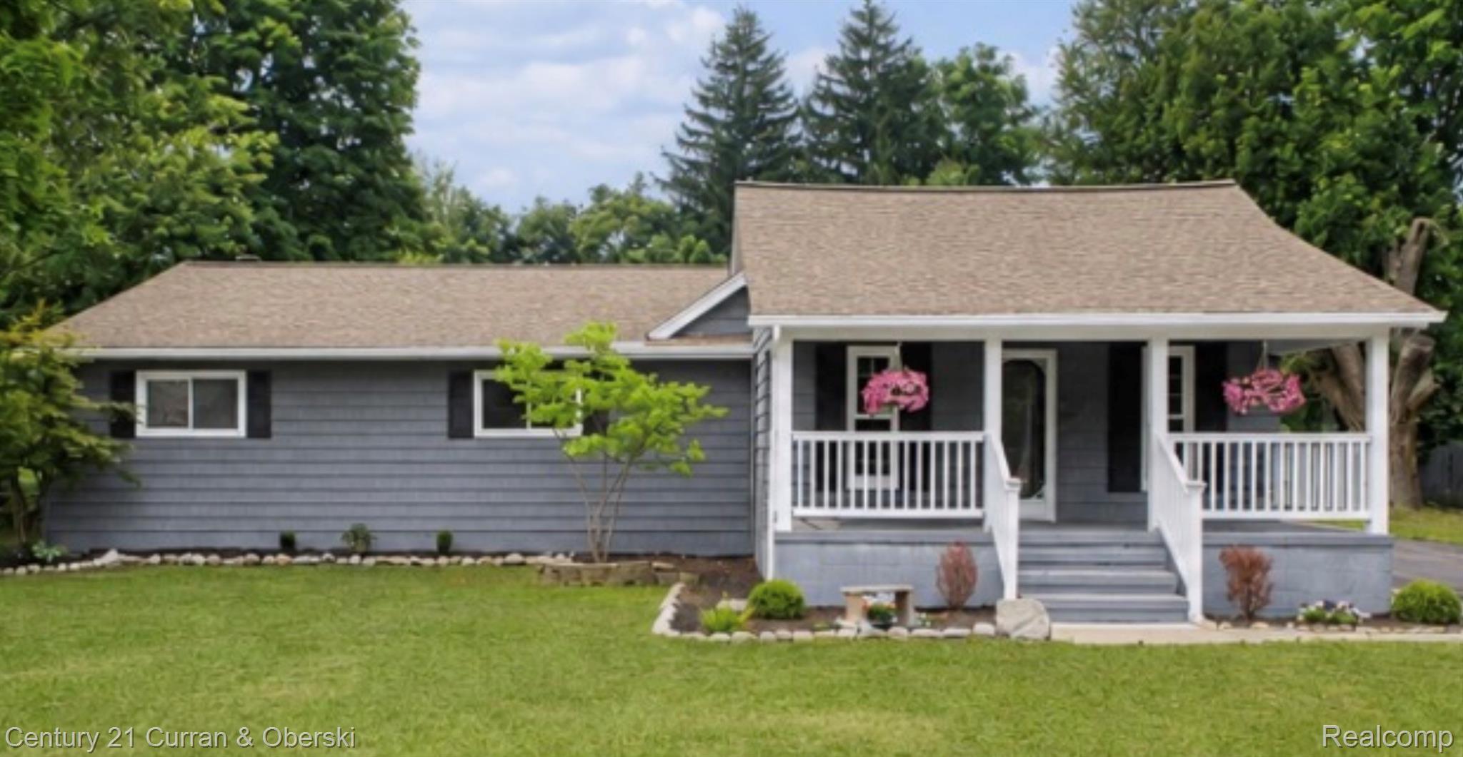 17875 Beck Road Northville, MI 48168 - Photo 2 of 56 IMG_5384.jpeg