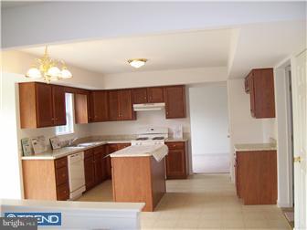 224 Longview Drive Sinking Spring, PA 19608 - Photo 4 of 6