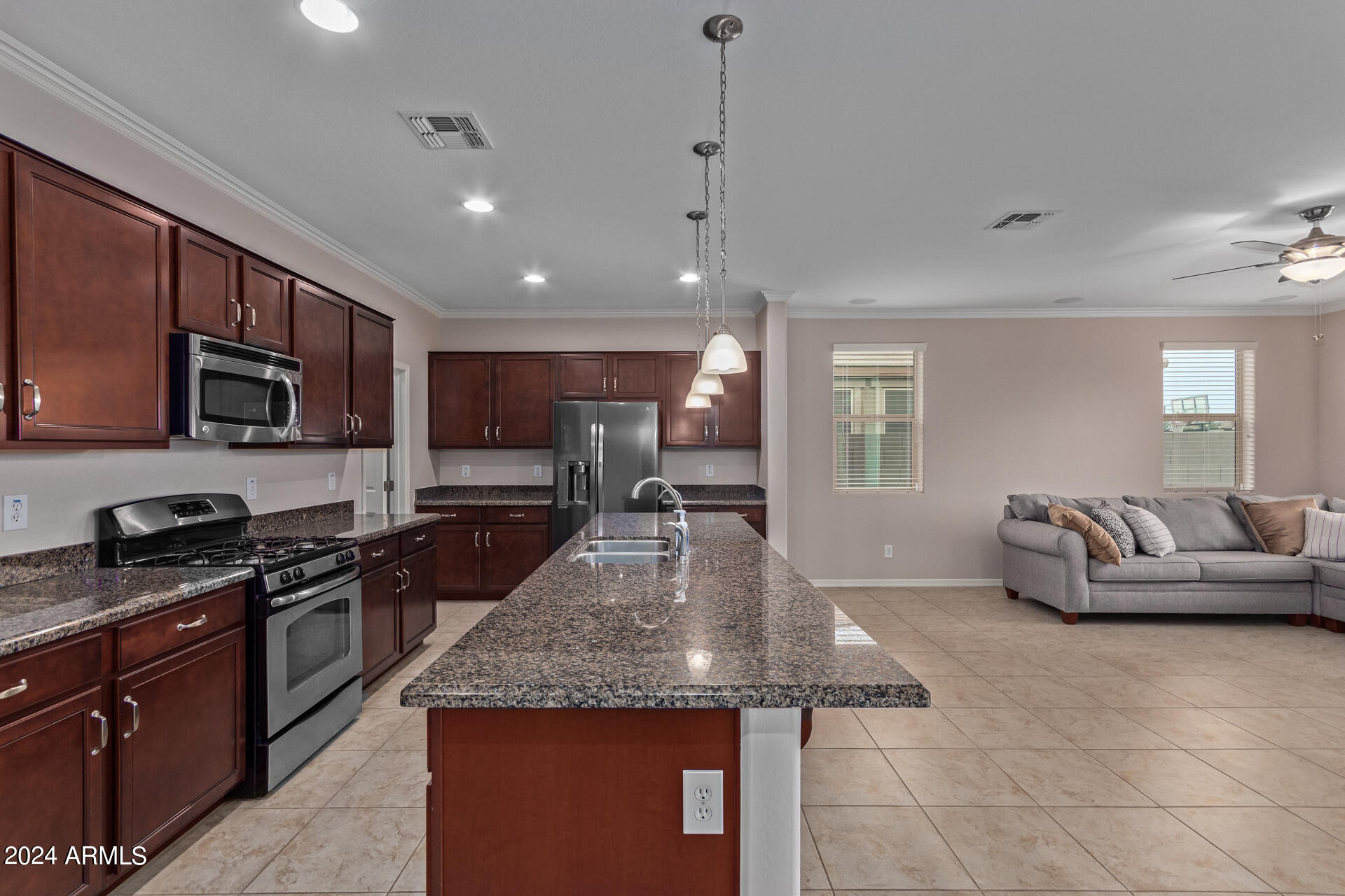 15943 West Berkeley Road Goodyear, AZ 85395 - Photo 4 of 31 18-Berkeley