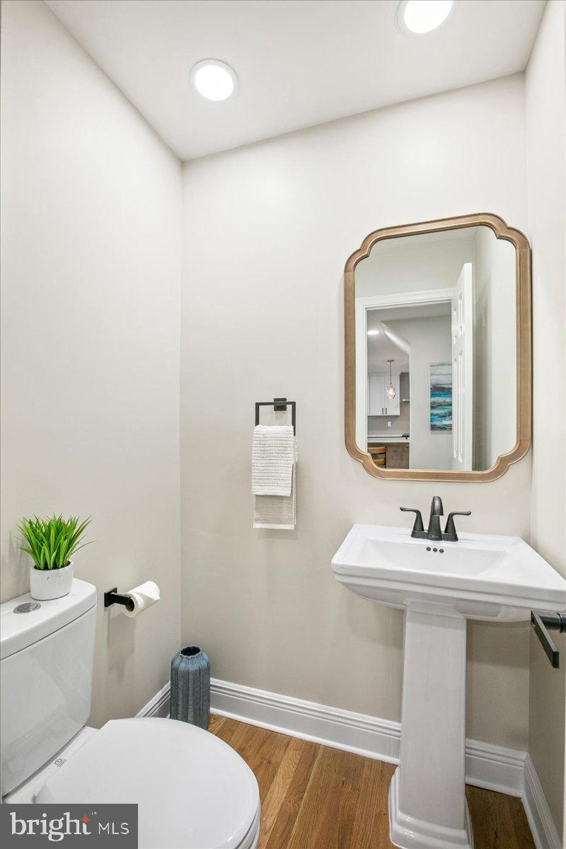 11603 Virgate Lane Reston, VA 20191 - Photo 20 of 59 Main floor half bath