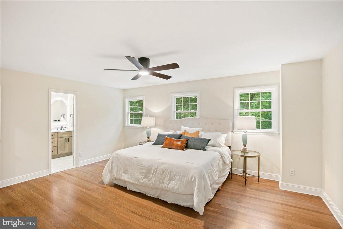 11603 Virgate Lane Reston, VA 20191 - Photo 21 of 59 Primary bedroom