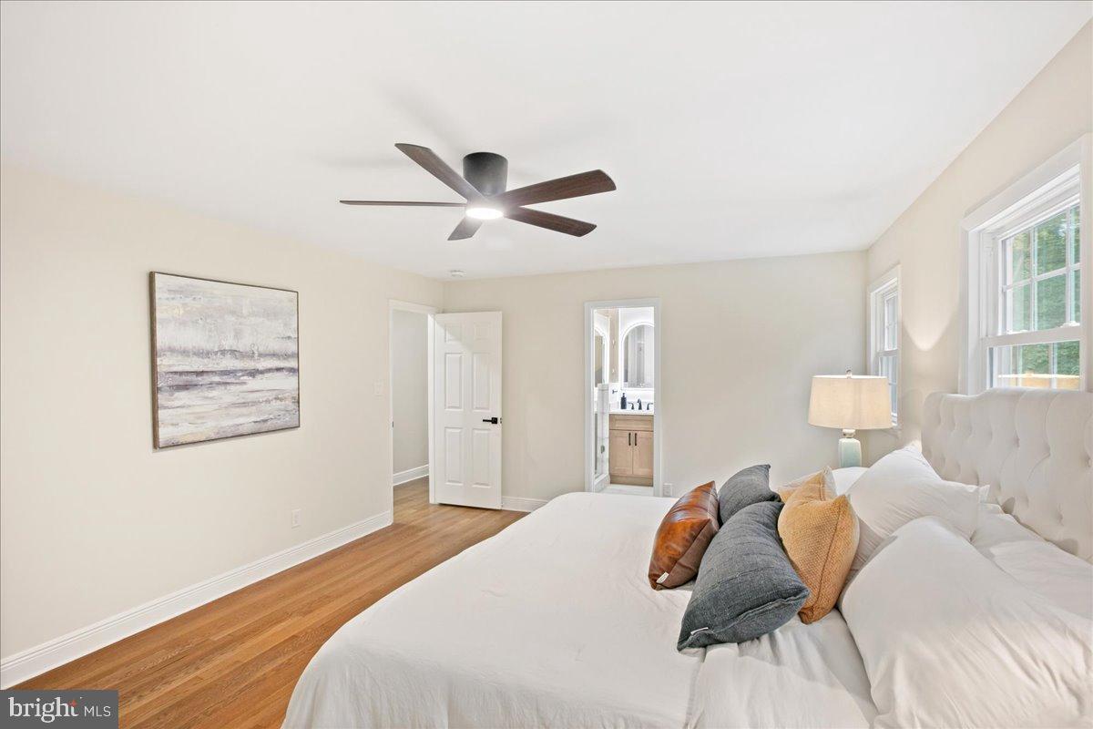 11603 Virgate Lane Reston, VA 20191 - Photo 23 of 59 Primary bedroom