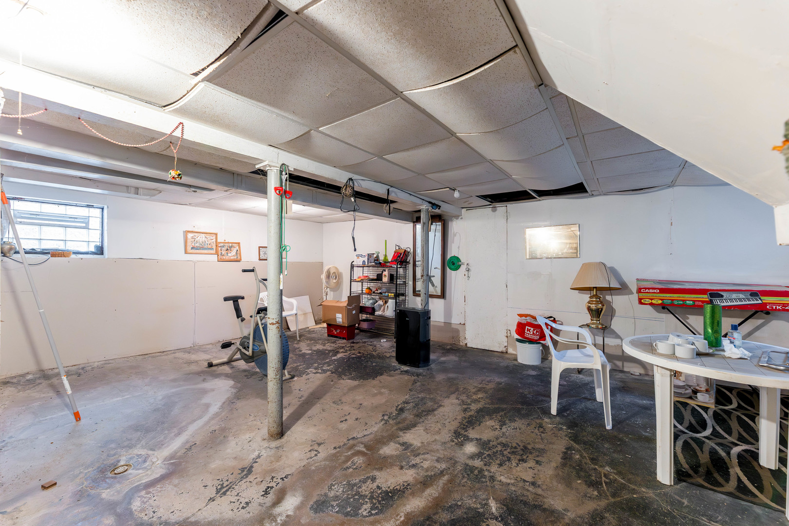 8129 South Cornell Avenue Chicago, IL 60617 - Photo 16 of 21 a view of a room with gym equipment
