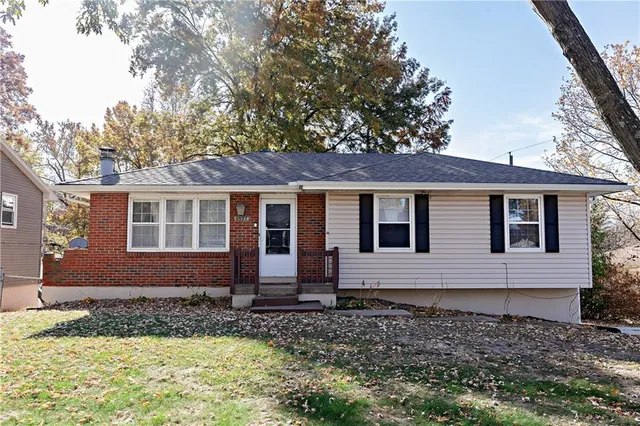 $281,000 | 6927 Northwest 76th Terrace, Kansas City, MO 64152