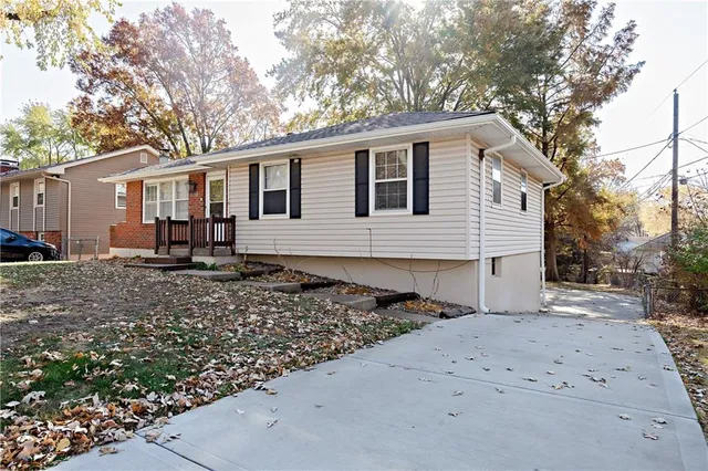 $281,000 | 6927 Northwest 76th Terrace, Kansas City, MO 64152