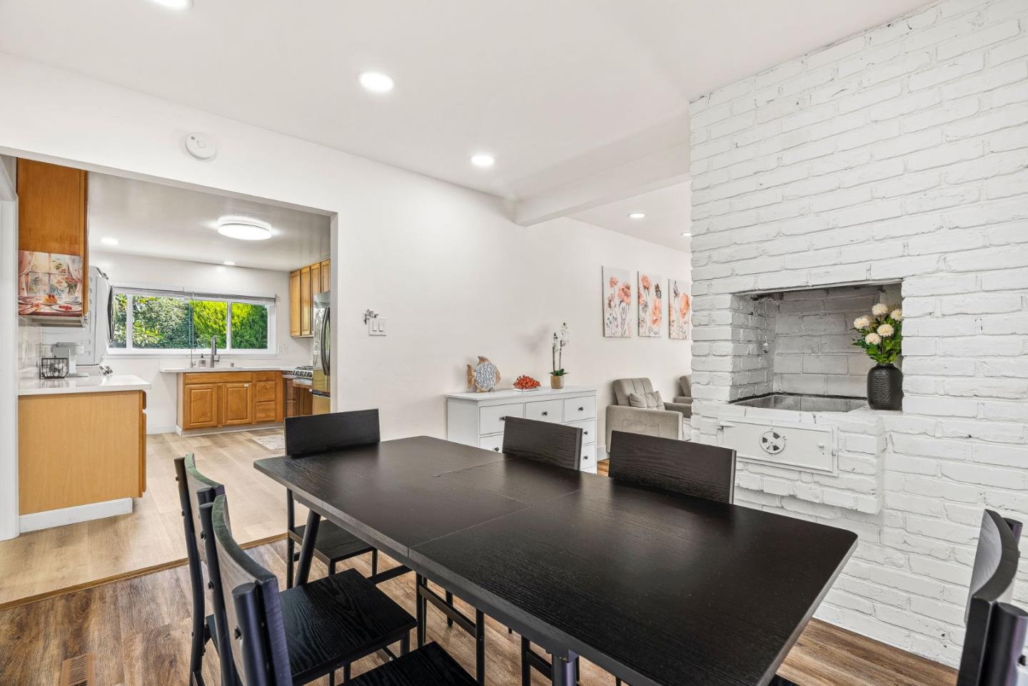 26372 Riverside Place Carmel, CA 93923 - Photo 7 of 35 a view of kitchen with dining area