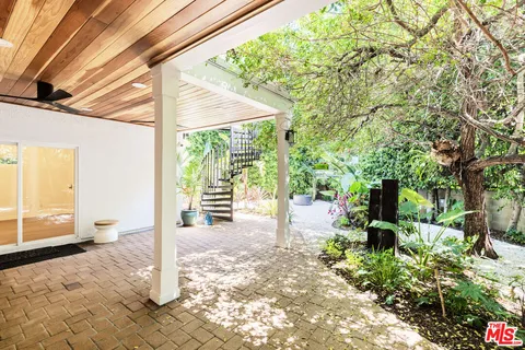 $1,399,000 | 7676 Coldwater Canyon Court, North Hollywood, CA 91605